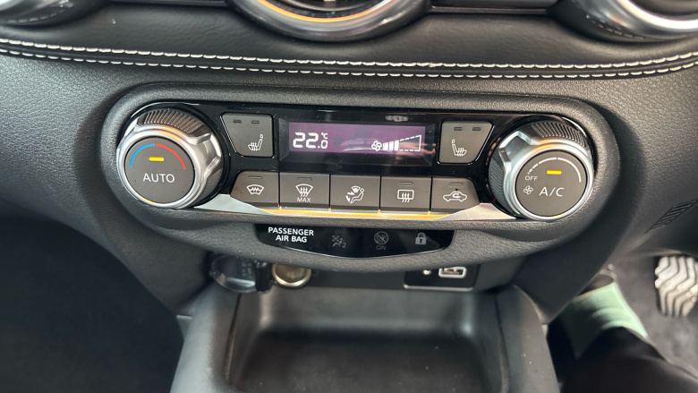 Nissan Juke 1.0 DiG-T 114 Tekna 5dr Petrol Hatchback